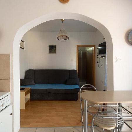 Studio Apartman Ema 2 Gornji Karin Εξωτερικό φωτογραφία