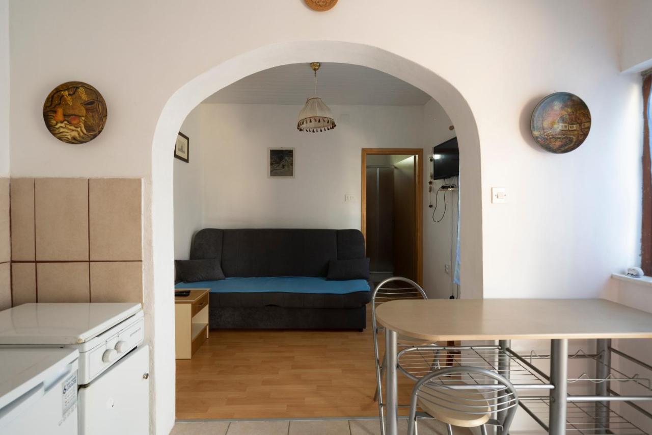 Studio Apartman Ema 2 Gornji Karin Εξωτερικό φωτογραφία